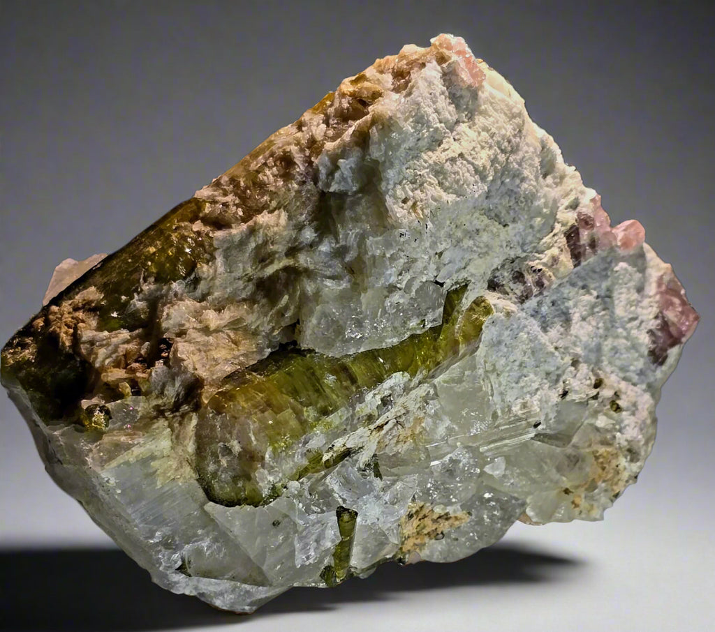 TOURMALINE (green en pink) on QUARTZ (cabinet)