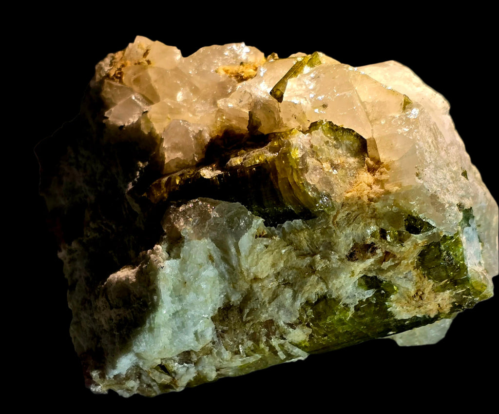 TOURMALINE (green en pink) on QUARTZ (cabinet)