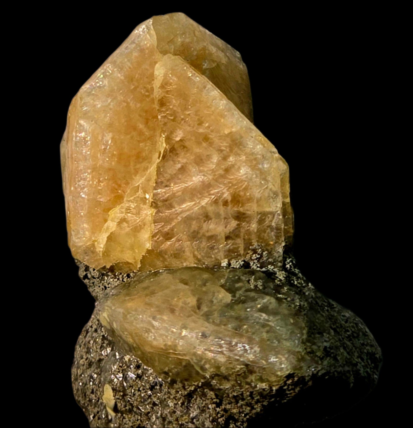 CHABAZITE  MINIATURE