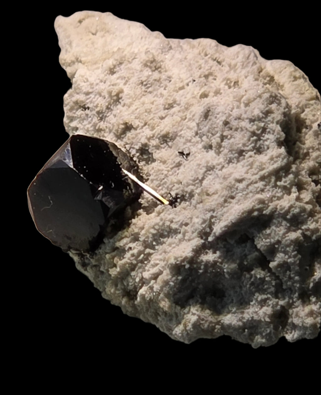 BIXBYITE (EUHEDRAL ISOMÉTRIQUE), CHAÎNE THOMAS, COMTÉ DE JUAB, UTAH, ÉTATS-UNIS MINIATURE