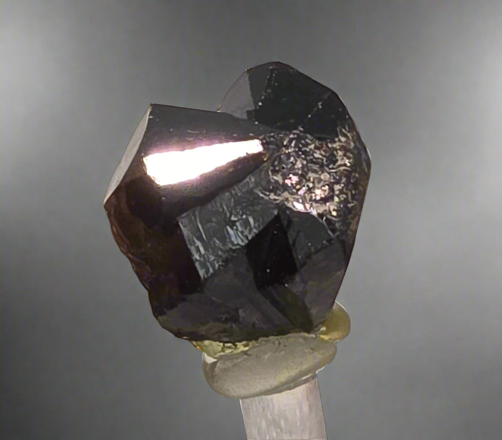 CASSITERITE TWINNED CRYSTALS