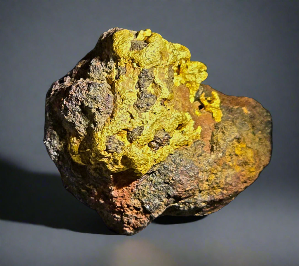 GOLD IN IRONSTONE (miniature)