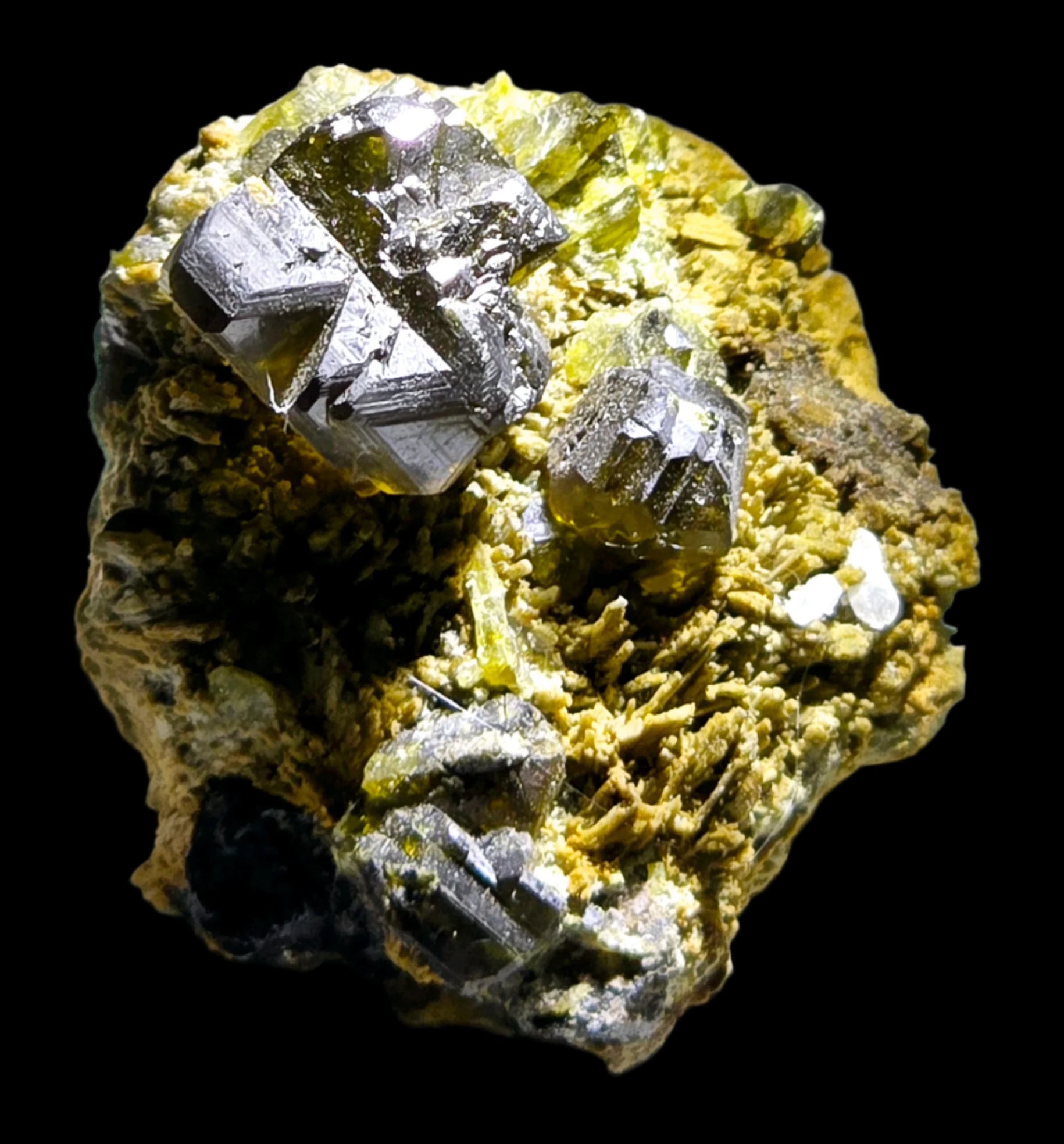 JOHANNSENITE with SPHALERITE (miniature)