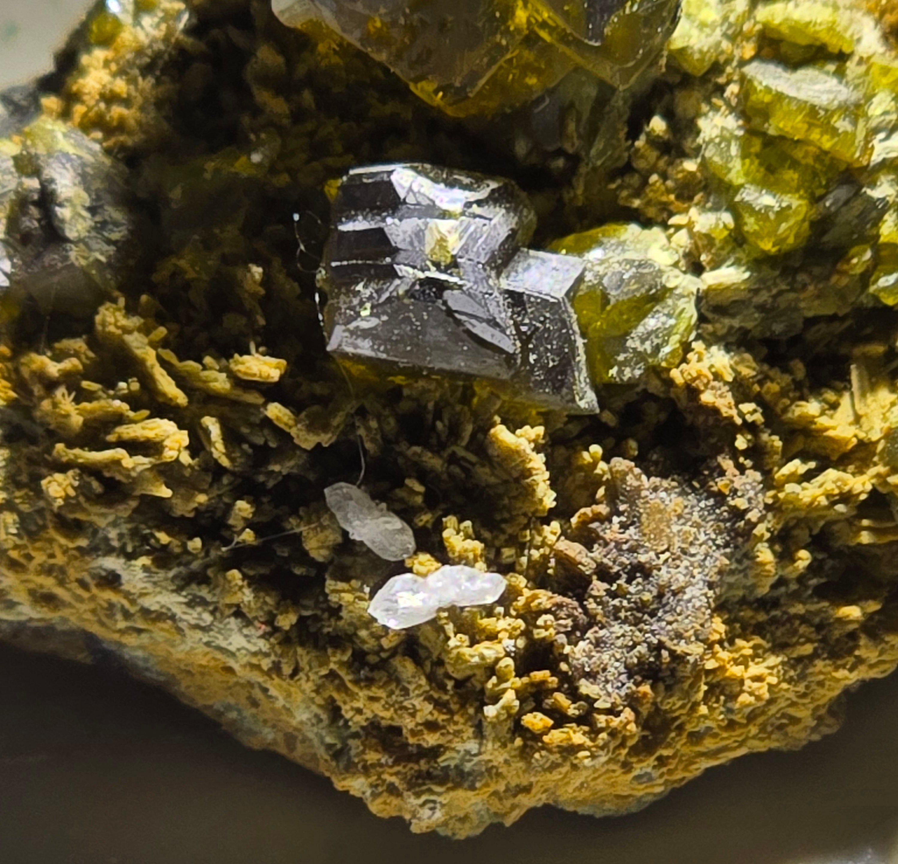 JOHANNSENITE with SPHALERITE (miniature)