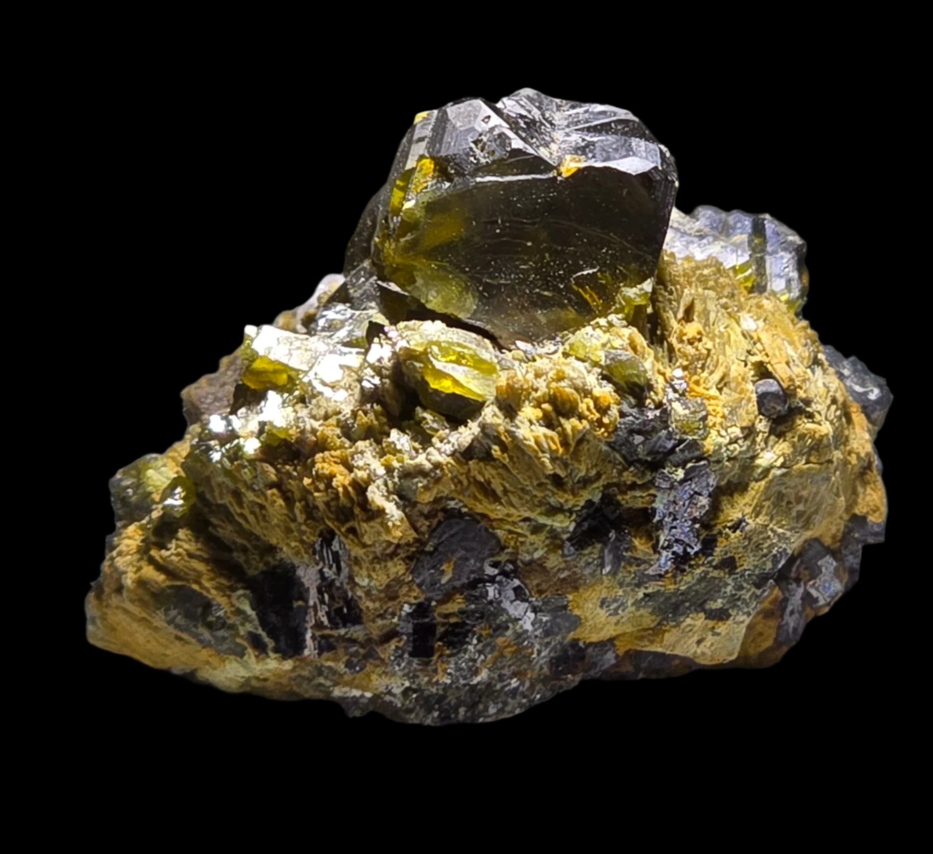 JOHANNSENITE with SPHALERITE (miniature)