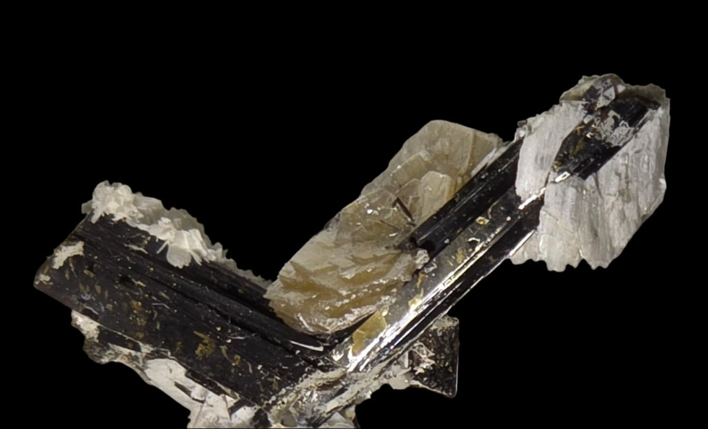 LEPIDOLITE var POLYLITHIONITE with AEGIRINE (thumbnail)