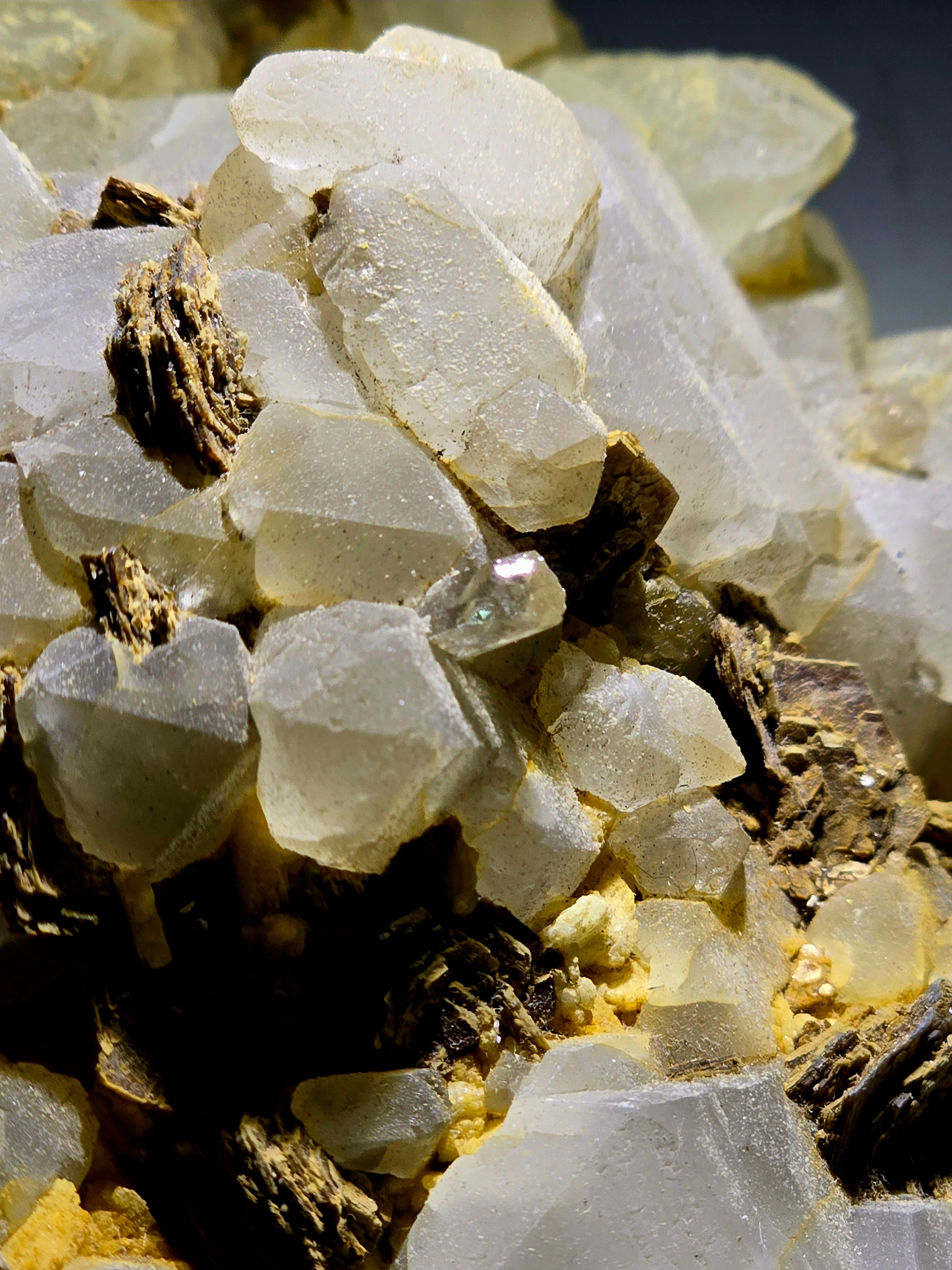 TOPAZ with QUARTZ and MUSCOVITE (large cabinet)