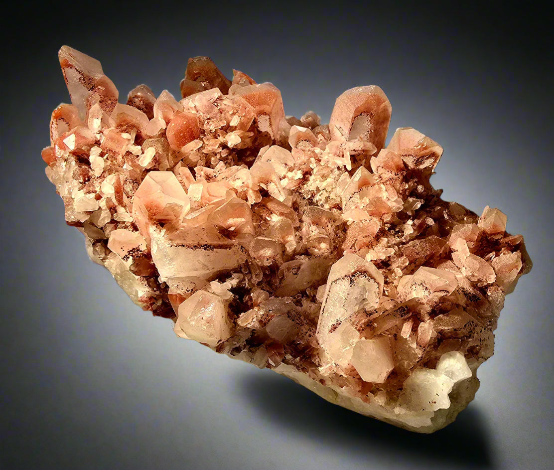 QUARTZ CLUSTER WITH HEMATITE (cabinet)