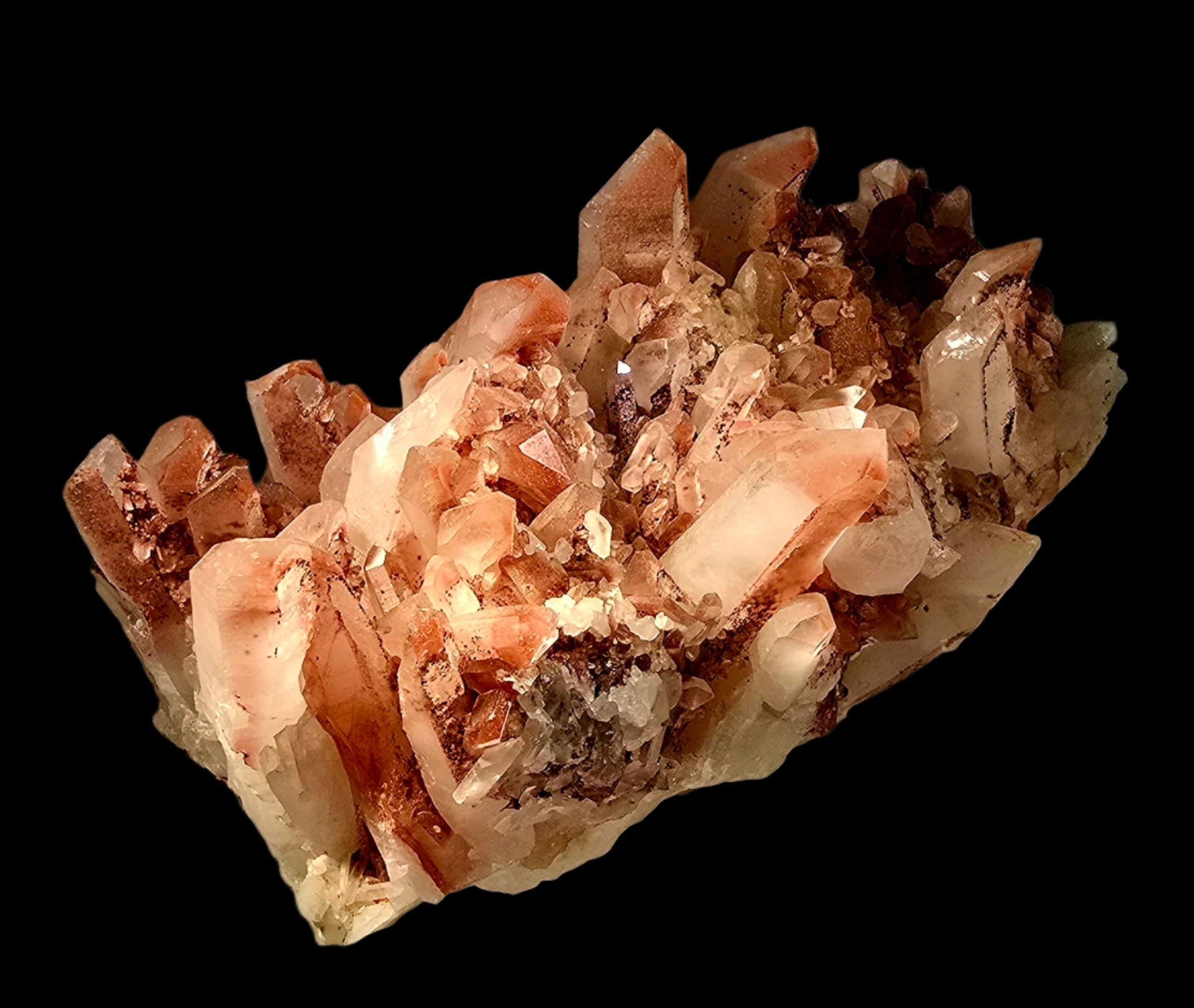 QUARTZ CLUSTER WITH HEMATITE (cabinet)