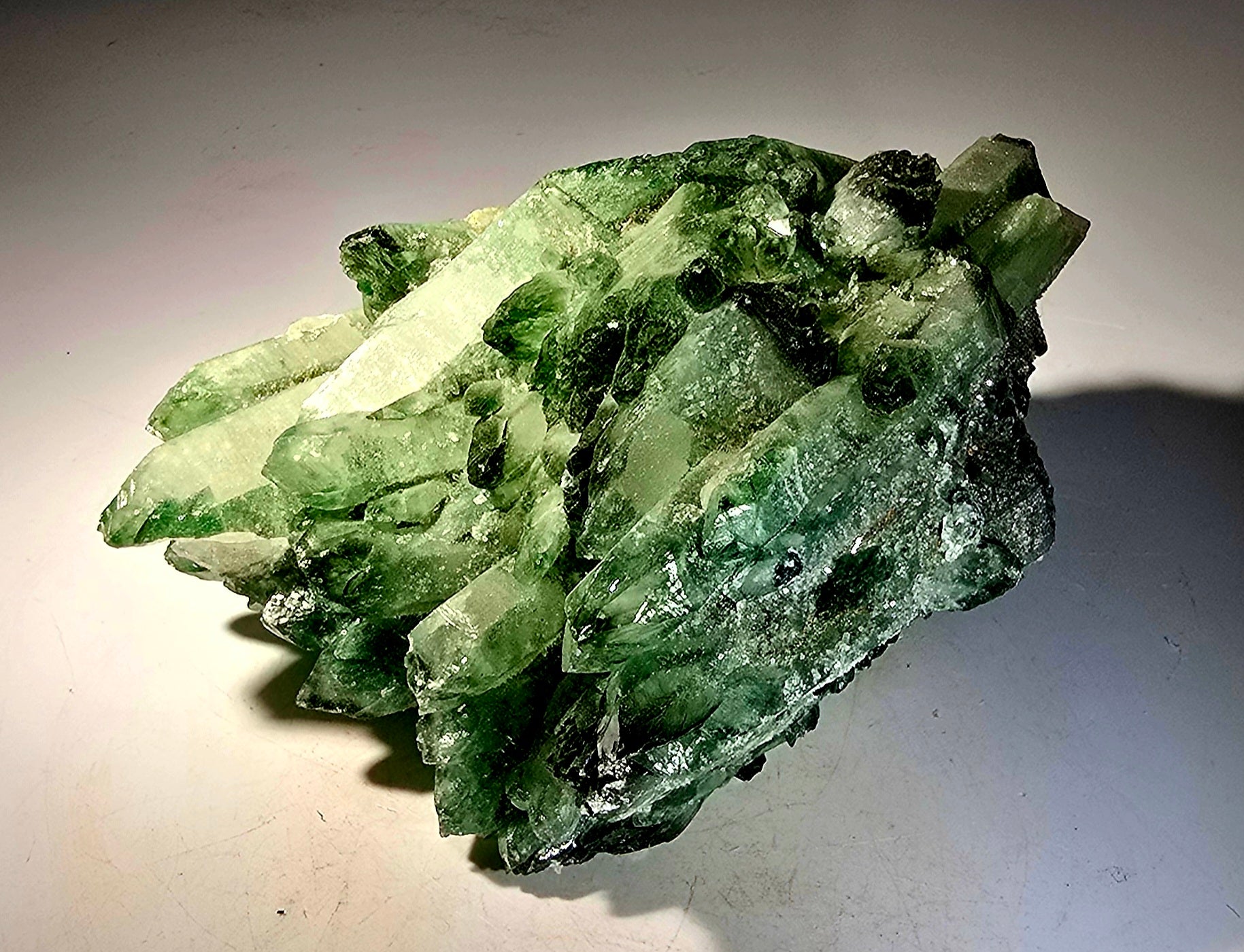 QUARTZ GREEN (large cabinet)