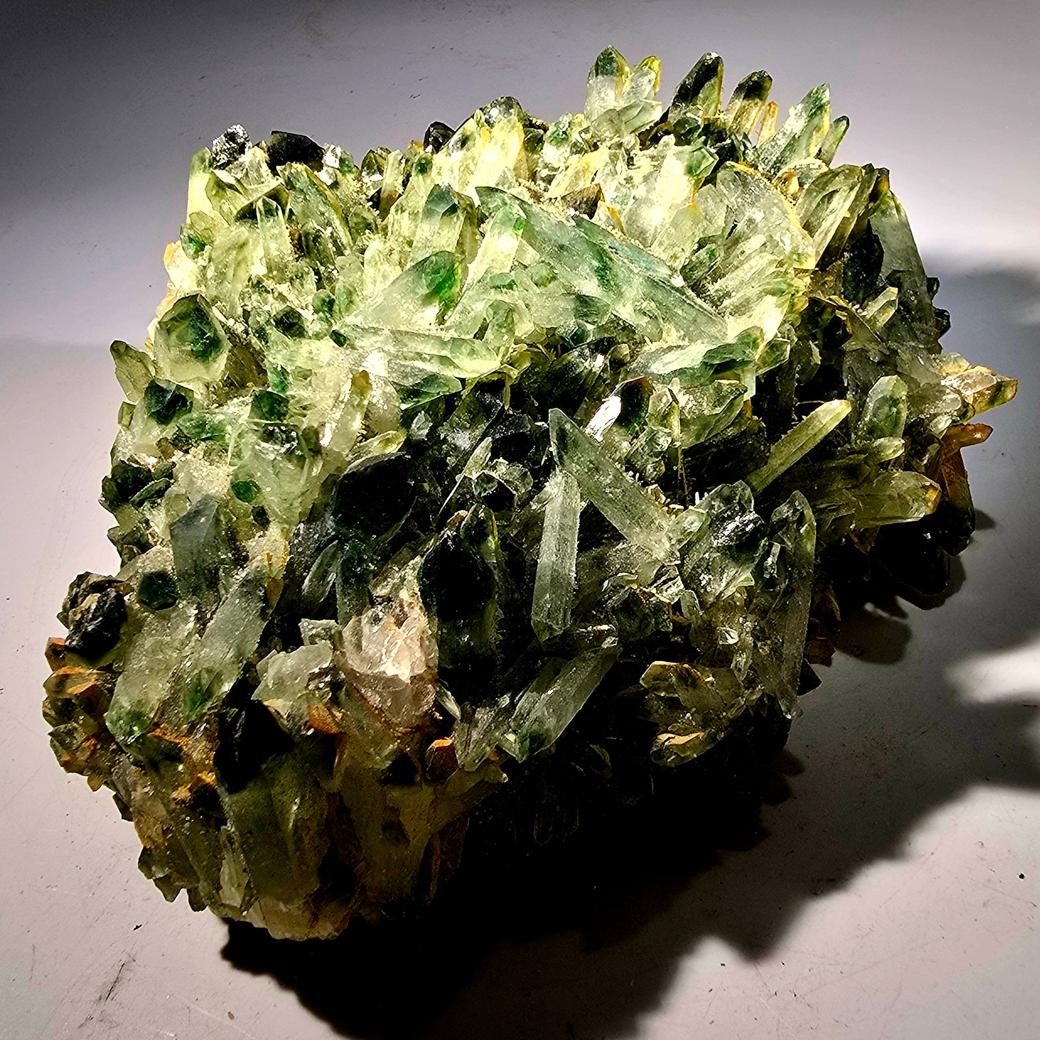 QUARTZ GREEN (large cabinet)