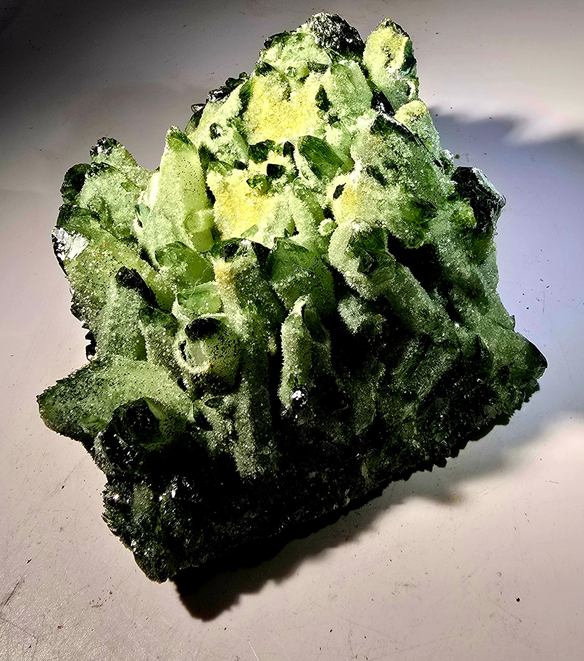 QUARTZ GREEN (large cabinet)