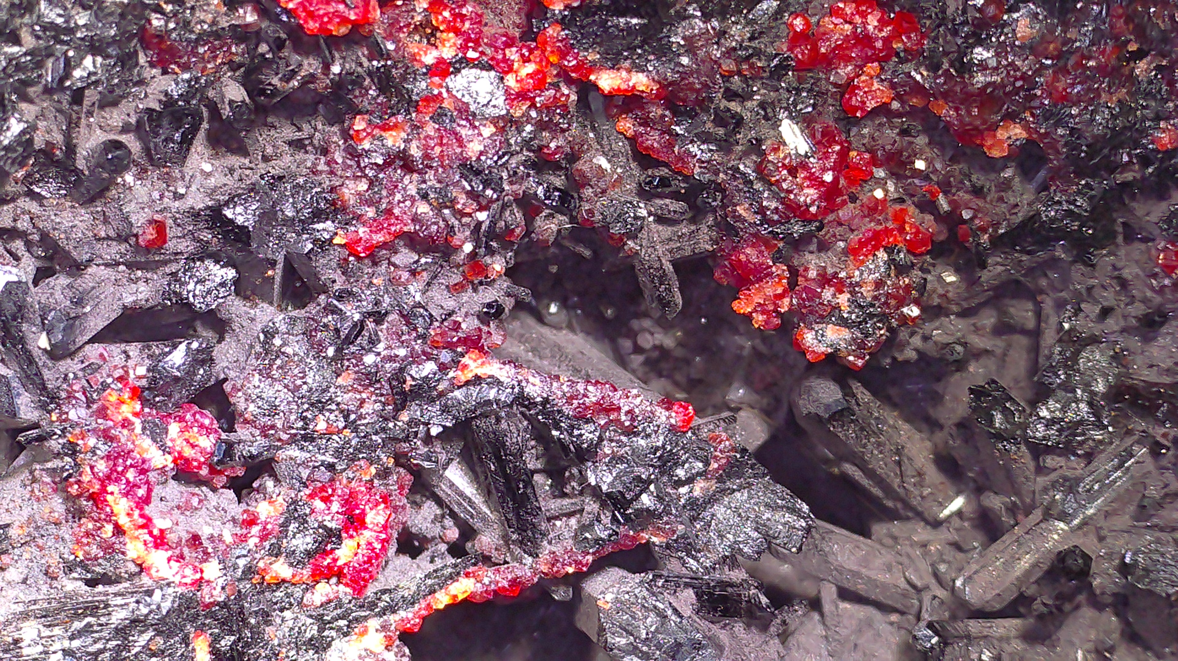 ROMANÈCHITE (PSILOMELANE)  (miniature)