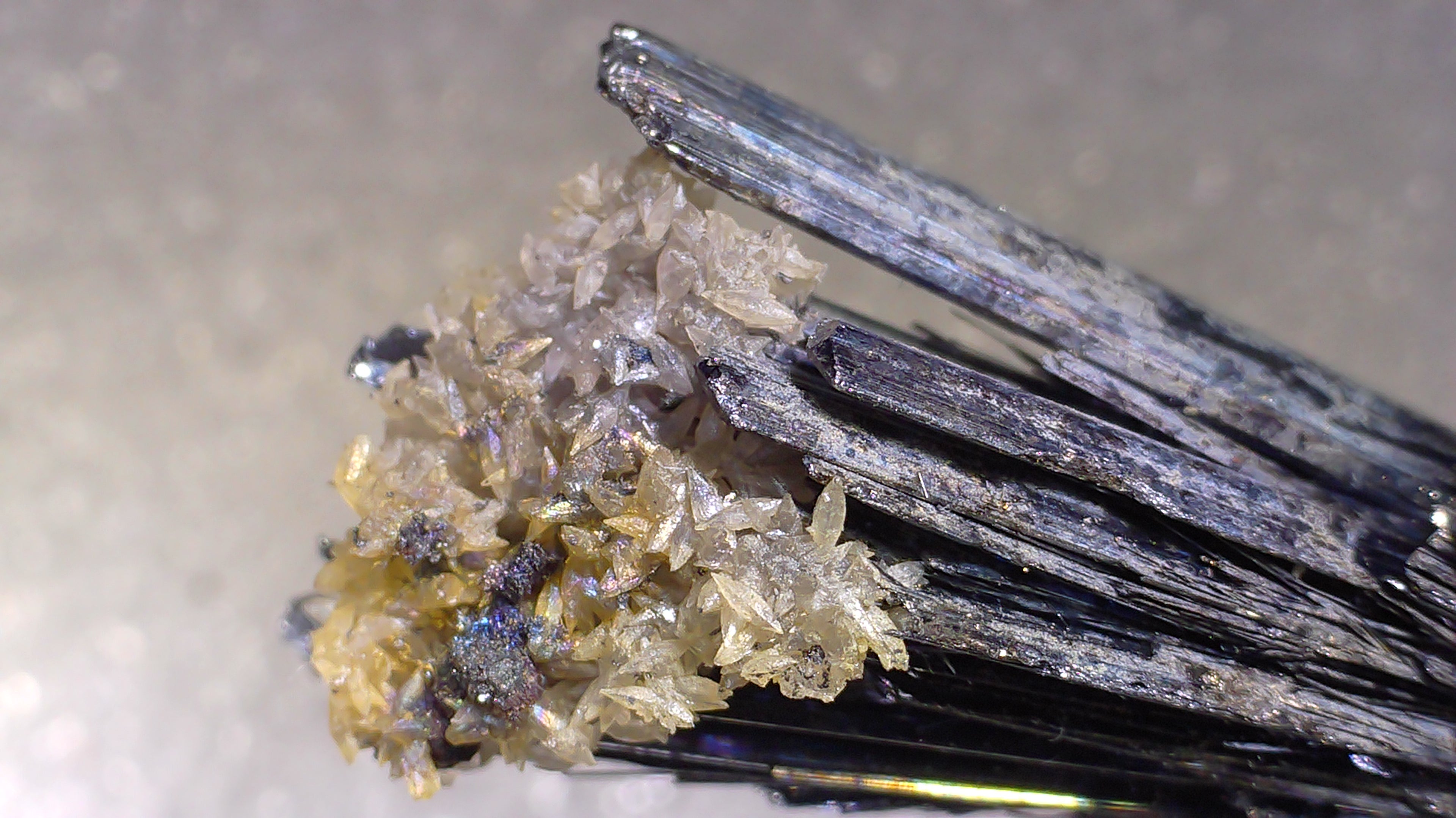 ANTIMONITE-STIBNITE (miniature)