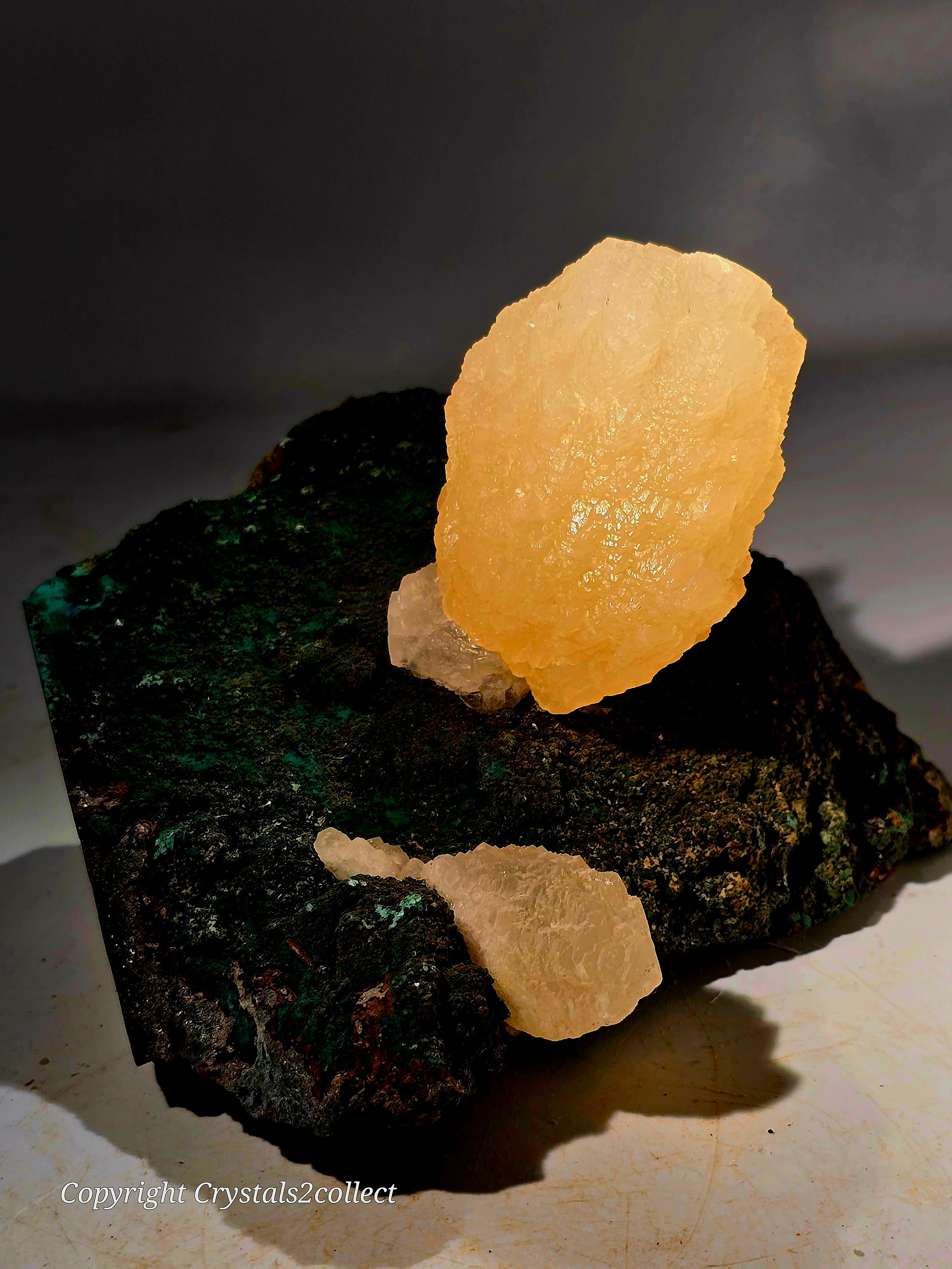 CALCITE (DOG TOOTH) (large cabinet)