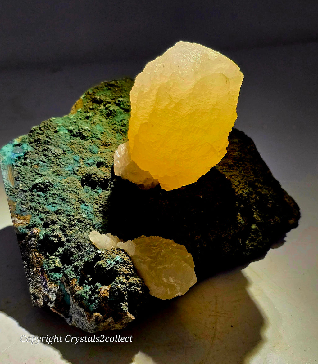 CALCITE (DOG TOOTH) (large cabinet)