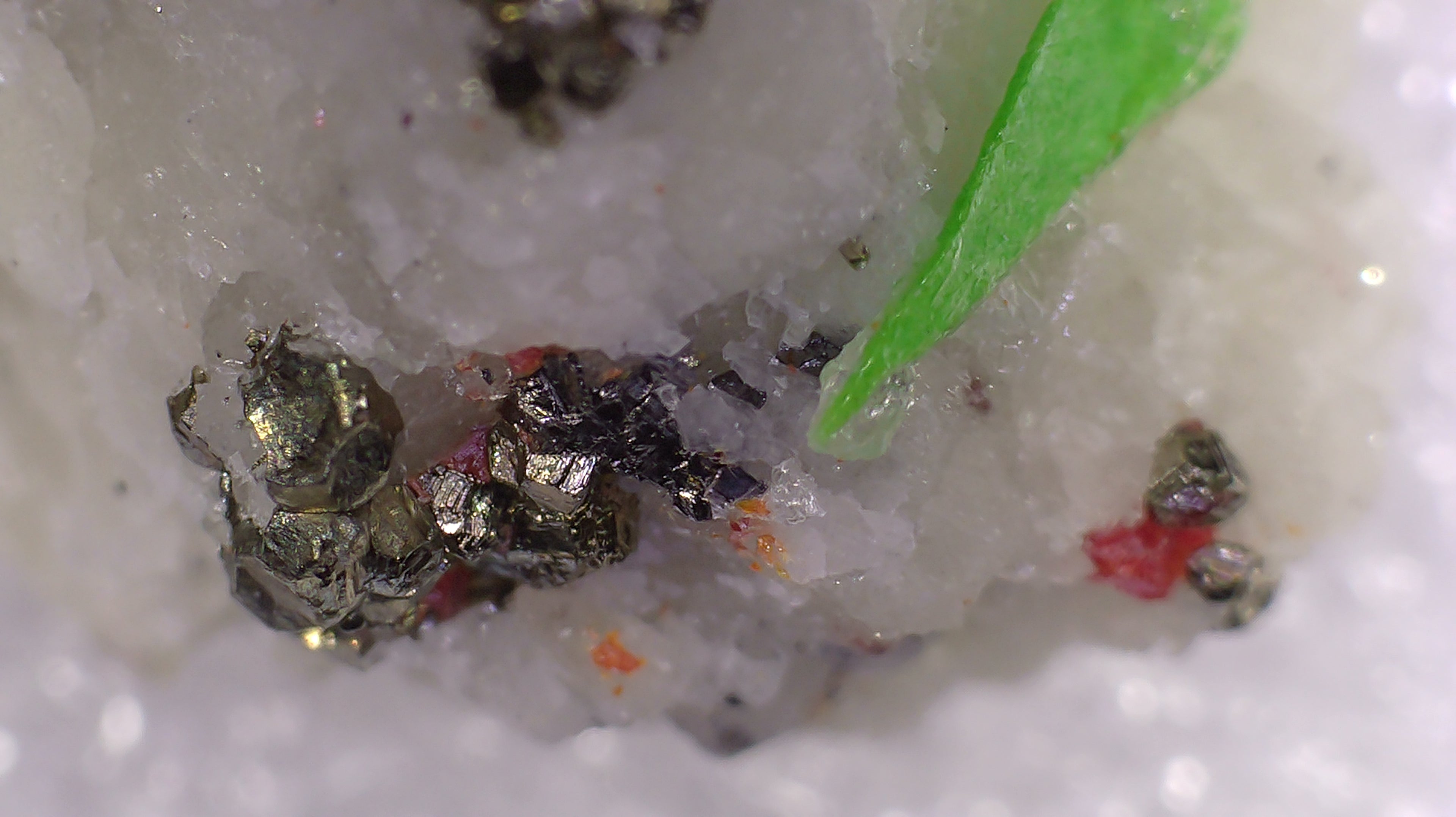 SMITHITE (REDDISH), DUFRENOYSITE (BLACK), REALGAR (micro, miniature)