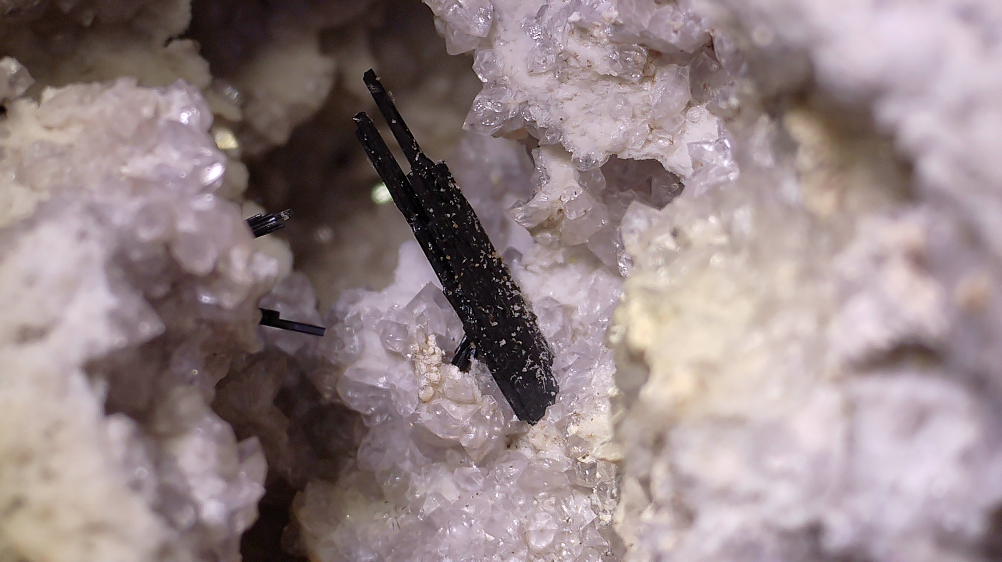 PSEUDOBROOKITE (small cabinet) CHECK THE MICROSCOPICAL PICTURES