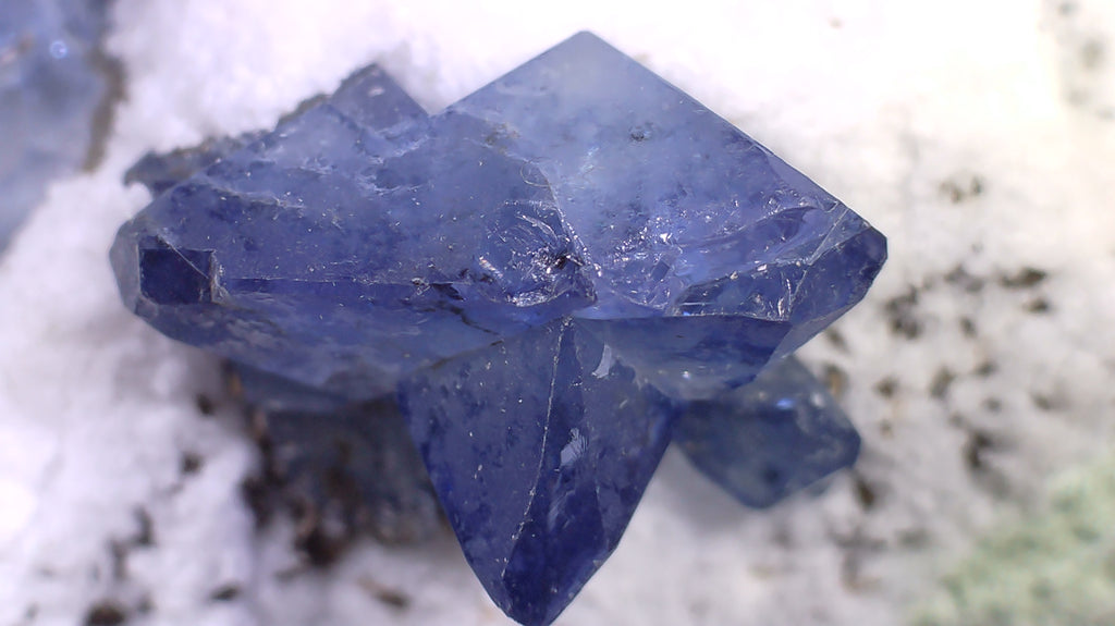 BENITOITE, NEPTUNITE, JOAQUINITE, JONESITE (?) ON NATROLITE with SERPENTINE