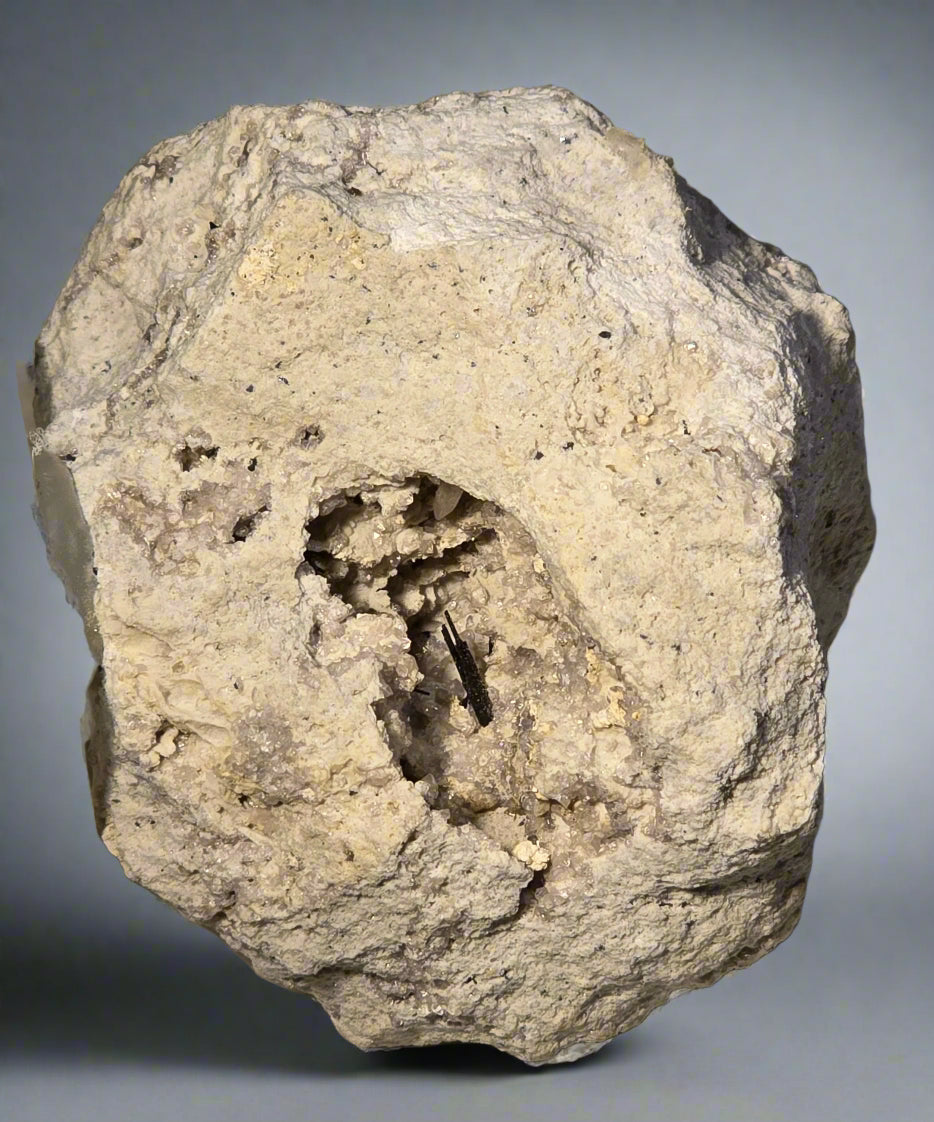 Pseudobrookite, chaîne de montagnes Thomas, comté de Juab, Utah, États-Unis (petite armoire). Consultez les photos au microscope.