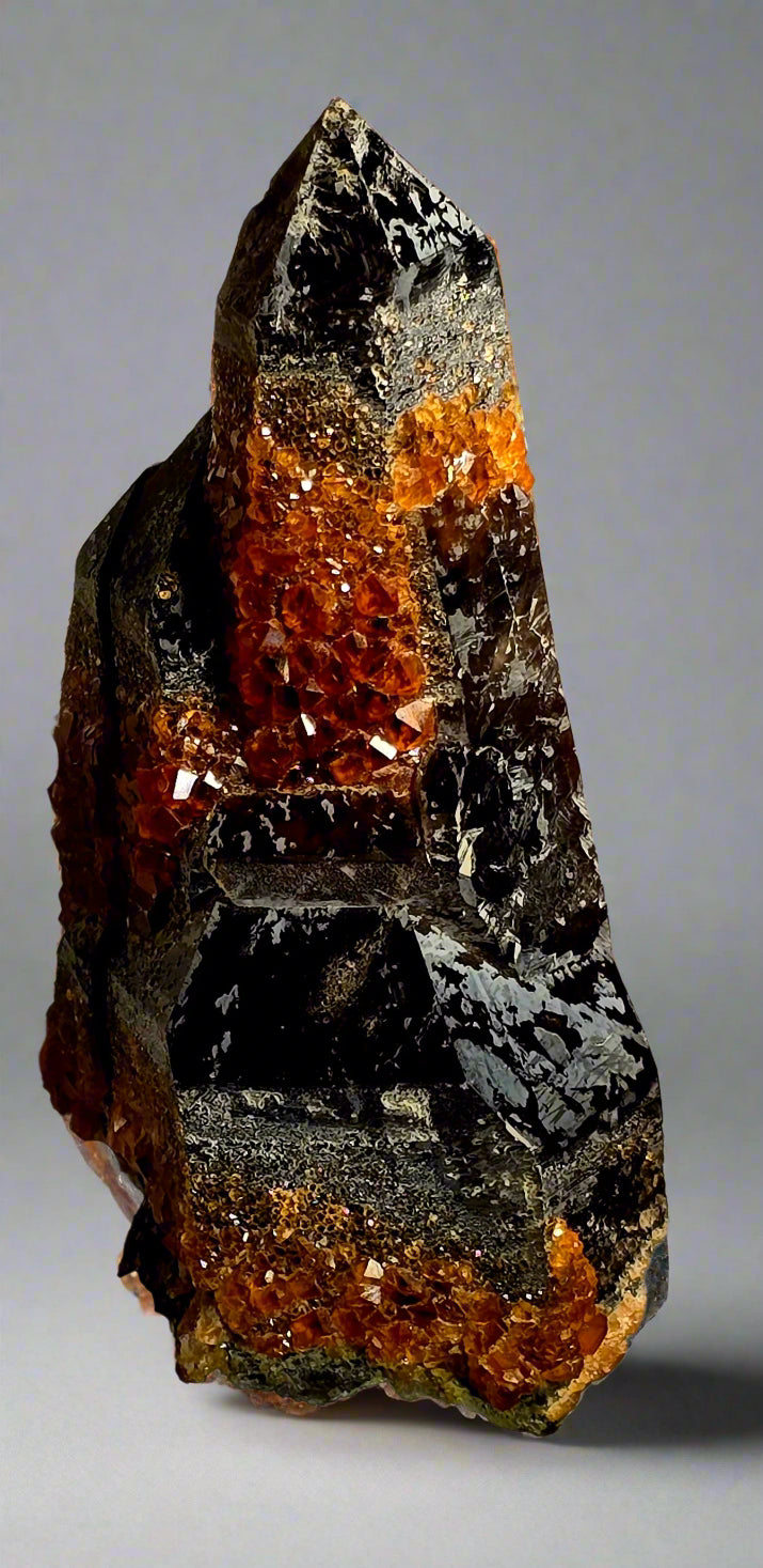 SPESSARTINE  on  SMOKEY QUARTZ, SERPENTINE GARNETS (small cabinet)