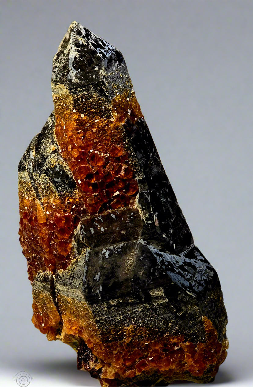 SPESSARTINE  on  SMOKEY QUARTZ, SERPENTINE GARNETS (small cabinet)
