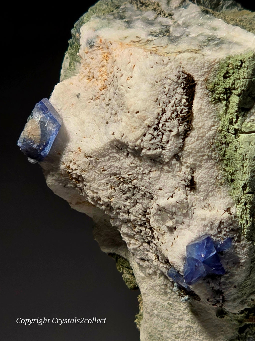 BENITOITE, NEPTUNITE, JOAQUINITE, JONESITE (?) ON NATROLITE with SERPENTINE