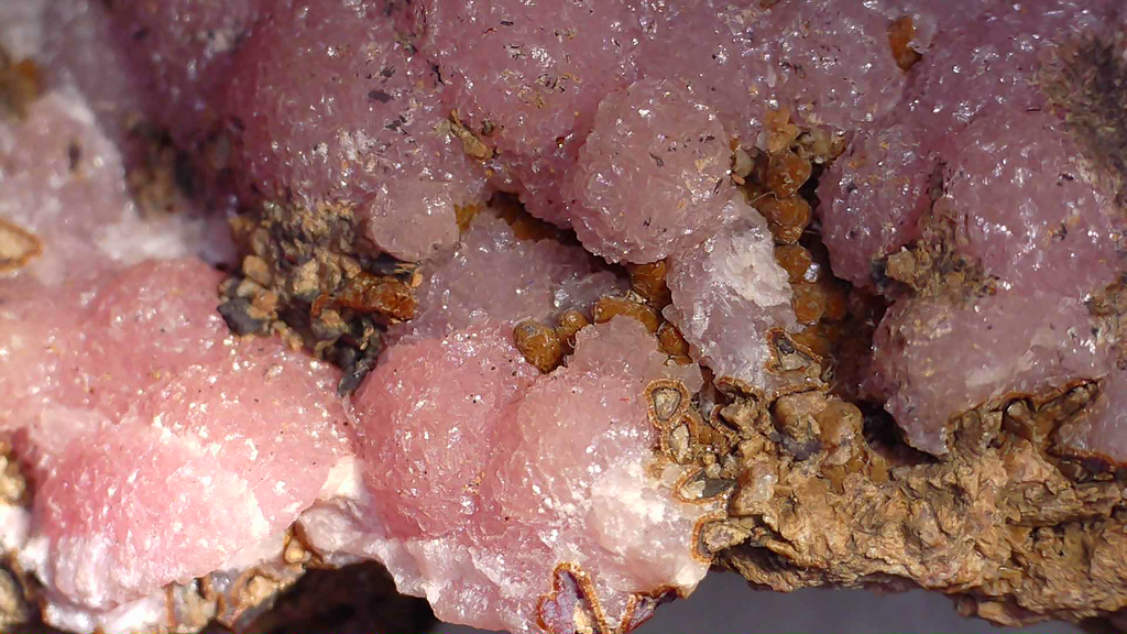 SMITHSONITE PINK (COBALTOAN) with CORONADITE (miniature)
