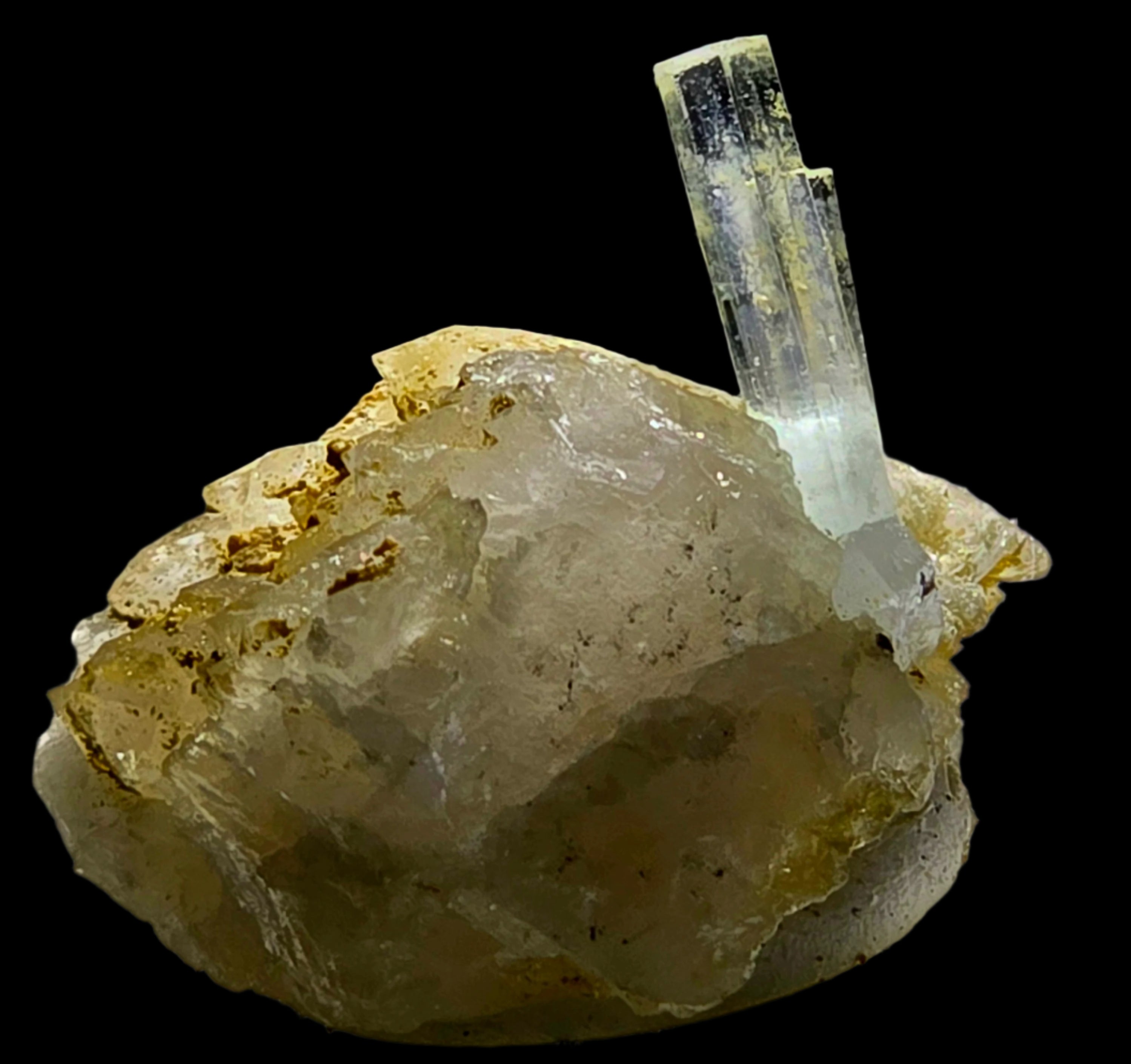 AQUAMARINE (BERYL) ON QUARTZ (miniature)