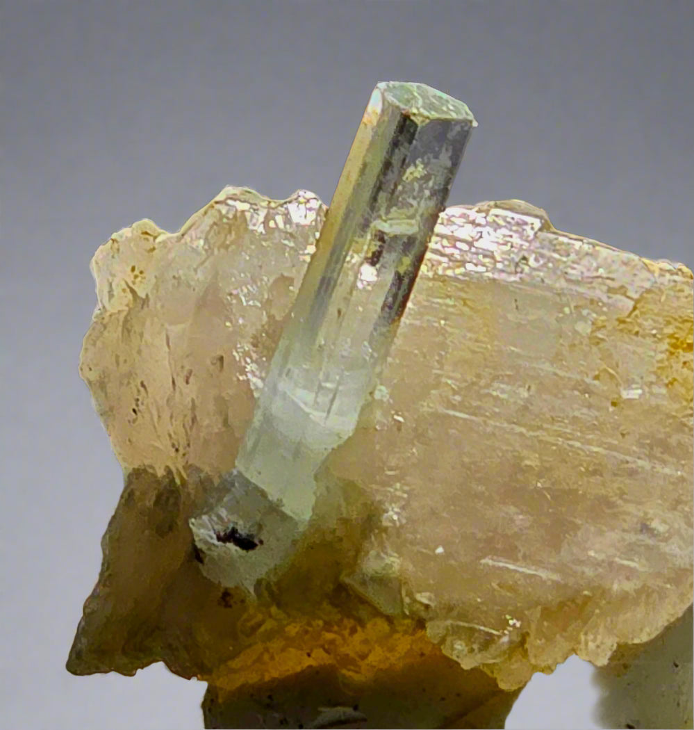 AQUAMARINE (BERYL) ON QUARTZ (miniature)