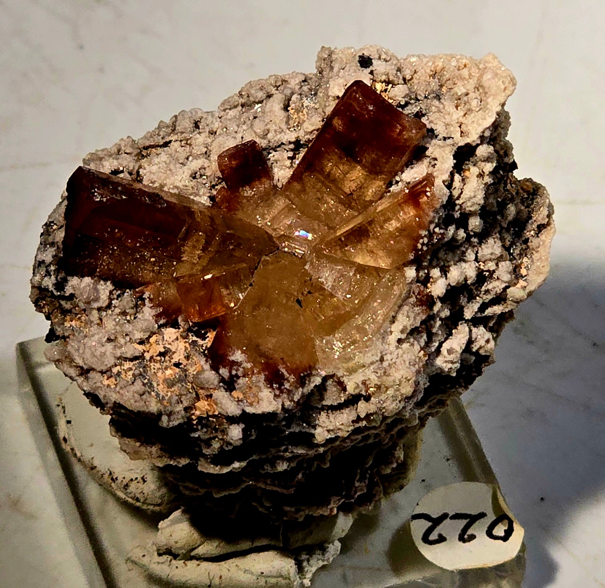 TOPAZ imperial, COLOUR SHERRY, RHYOLITE  (miniature)