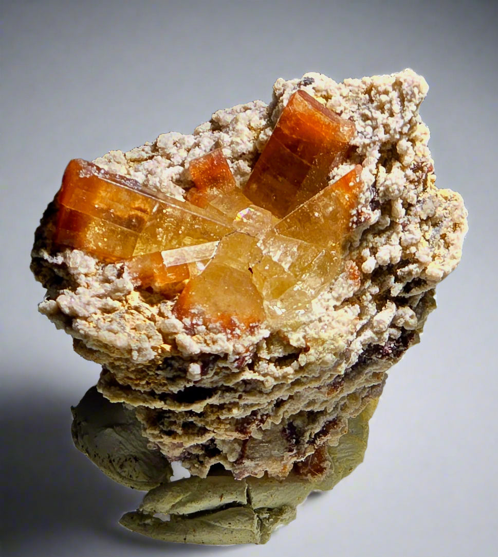 TOPAZ imperial, COLOUR SHERRY, RHYOLITE  (miniature)