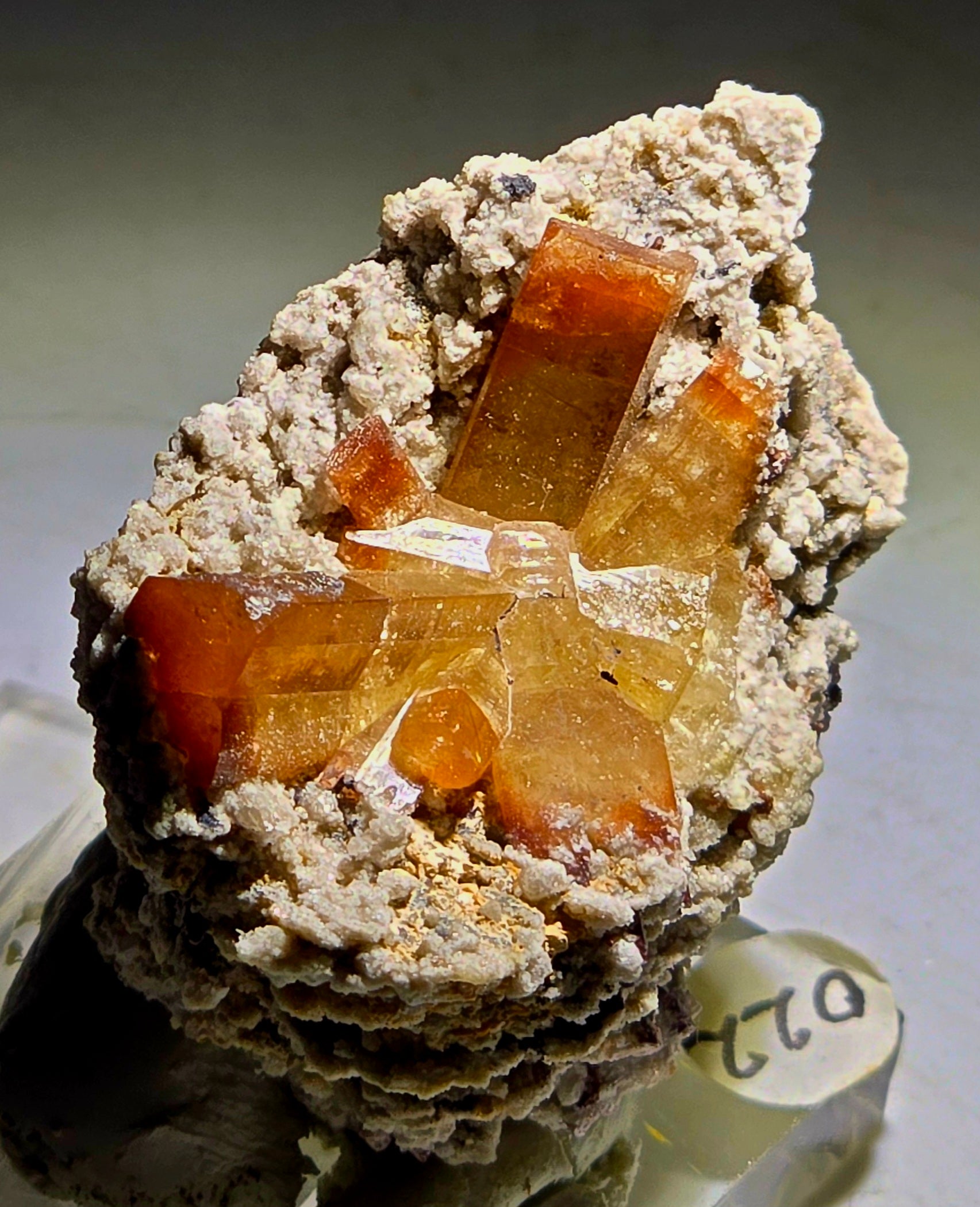 TOPAZ imperial, COLOUR SHERRY, RHYOLITE  (miniature)