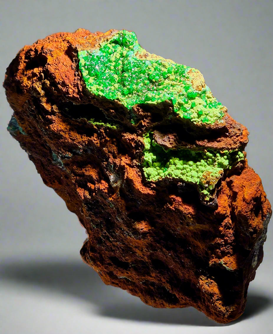 CONICHALCITE WITH GREEN CALCITE (small cabinet)