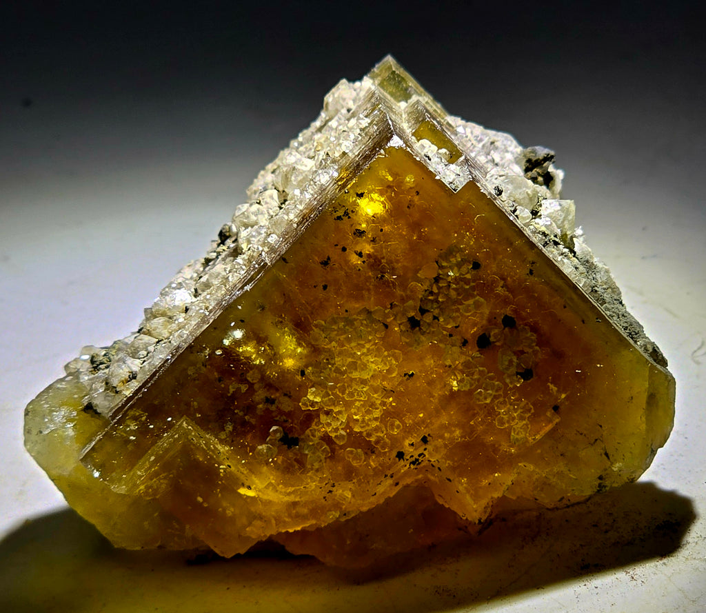 FLUORITE YELLOW (small cabinet)