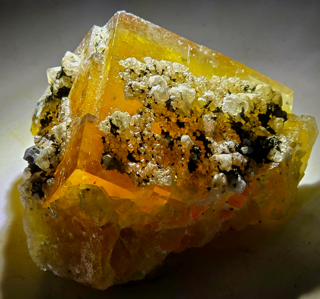 FLUORITE YELLOW (small cabinet)