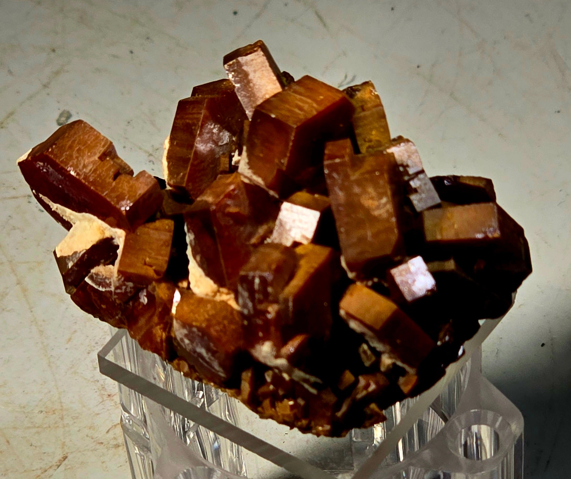 VANADINITE, Mibladen MAROC (miniature) plus grand cristal 15 mm