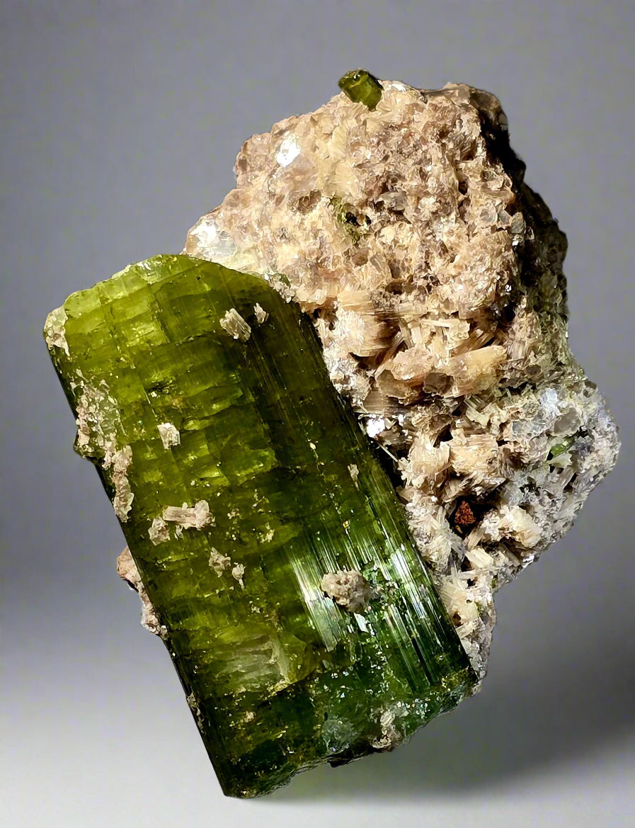 TOURMALINE URUBU MULTIPLE GREEN CRYSTALS (small cabinet)