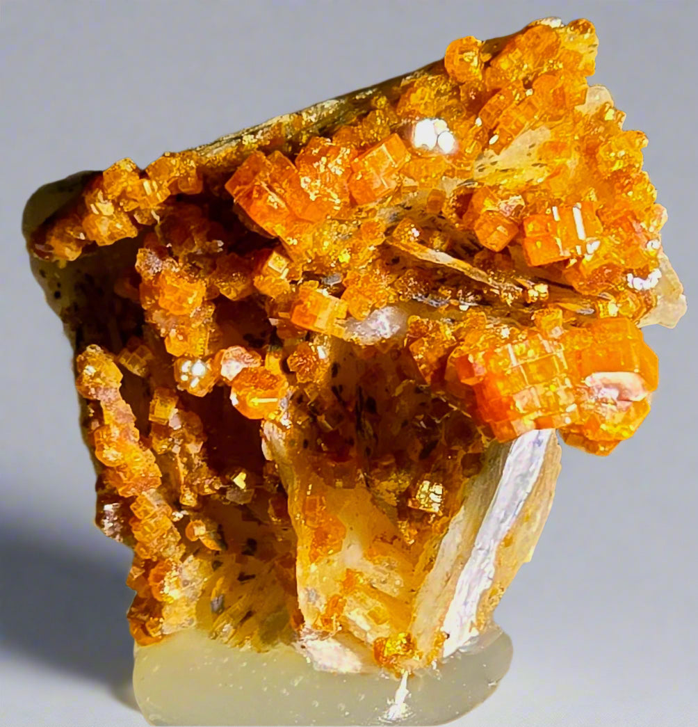 VANADINITE on BARYTE