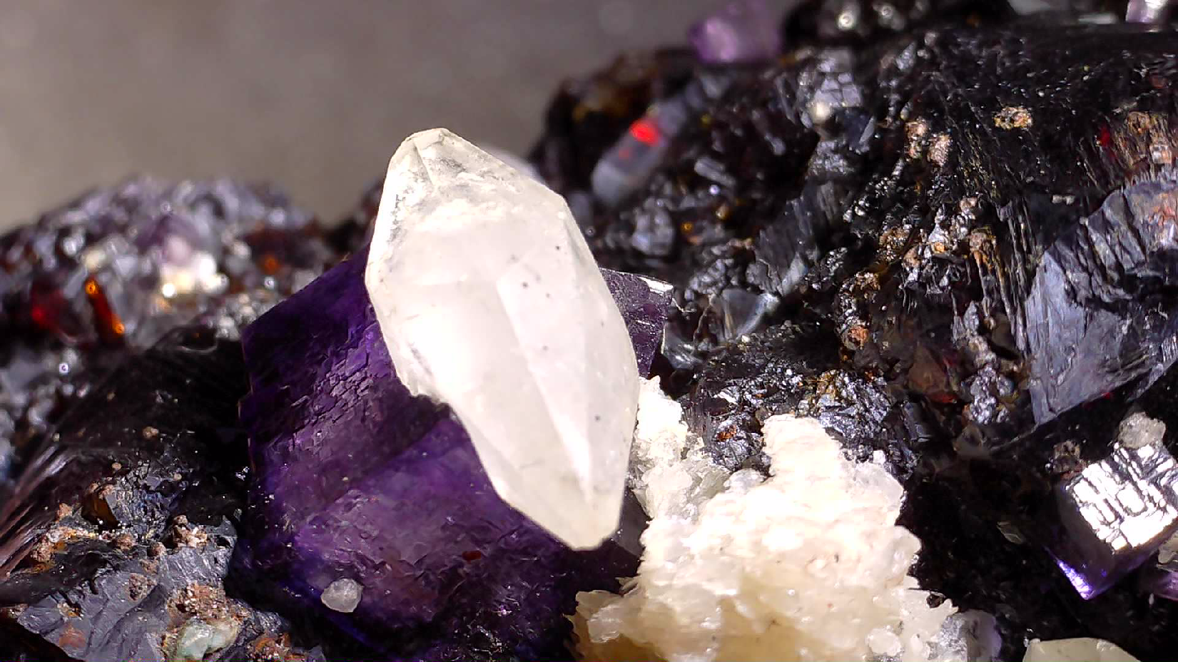 SPHALERITE, CALCITE ON FLUORITE (small cabinet)