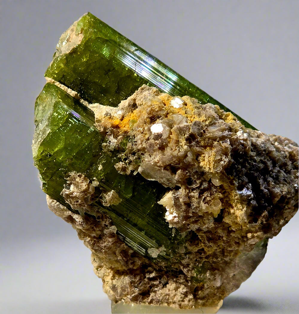 TOURMALINE URUBU MULTIPLE GREEN CRYSTALS (small cabinet)
