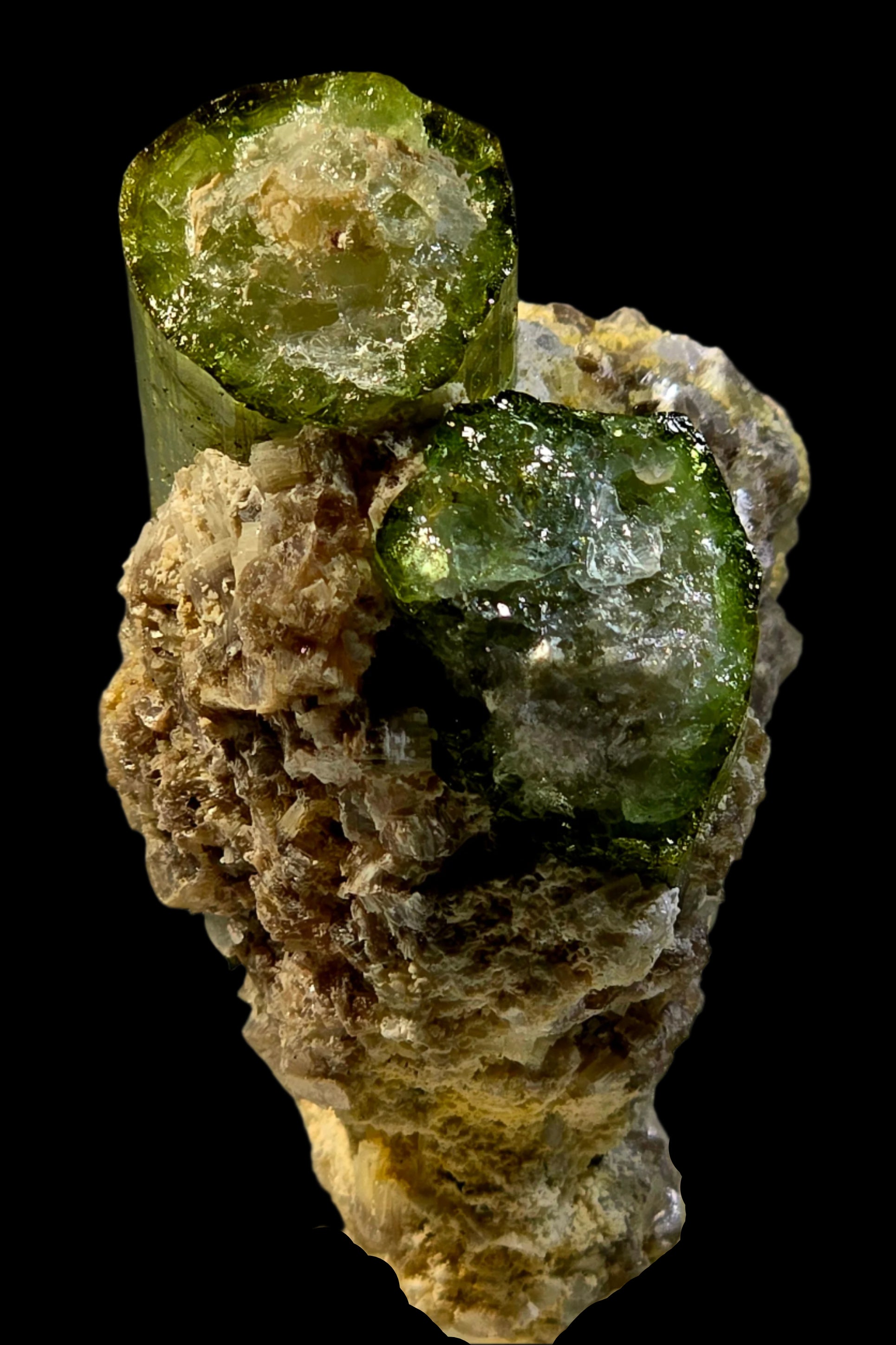 TOURMALINE URUBU MULTIPLE GREEN CRYSTALS (small cabinet)