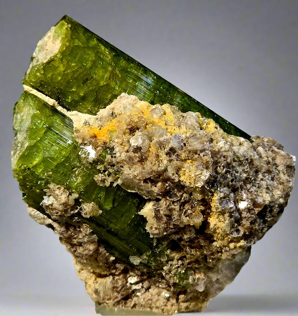 TOURMALINE URUBU MULTIPLE GREEN CRYSTALS (small cabinet)