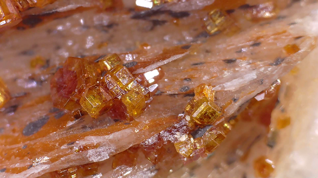 VANADINITE on BARYTE (miniature)