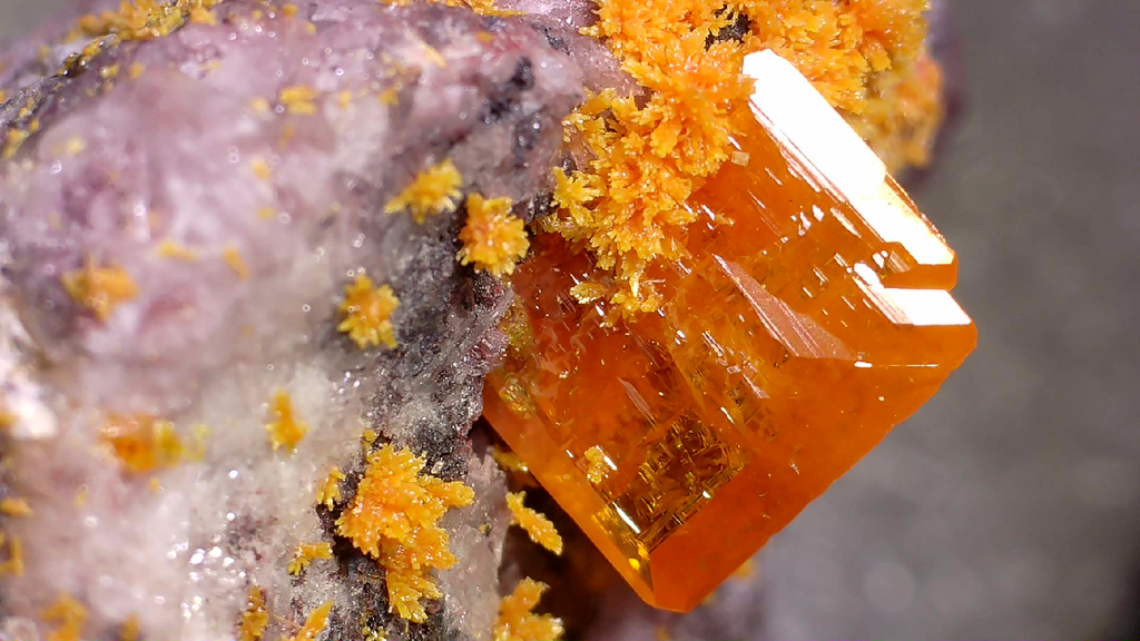 WULFENITE (miniature)