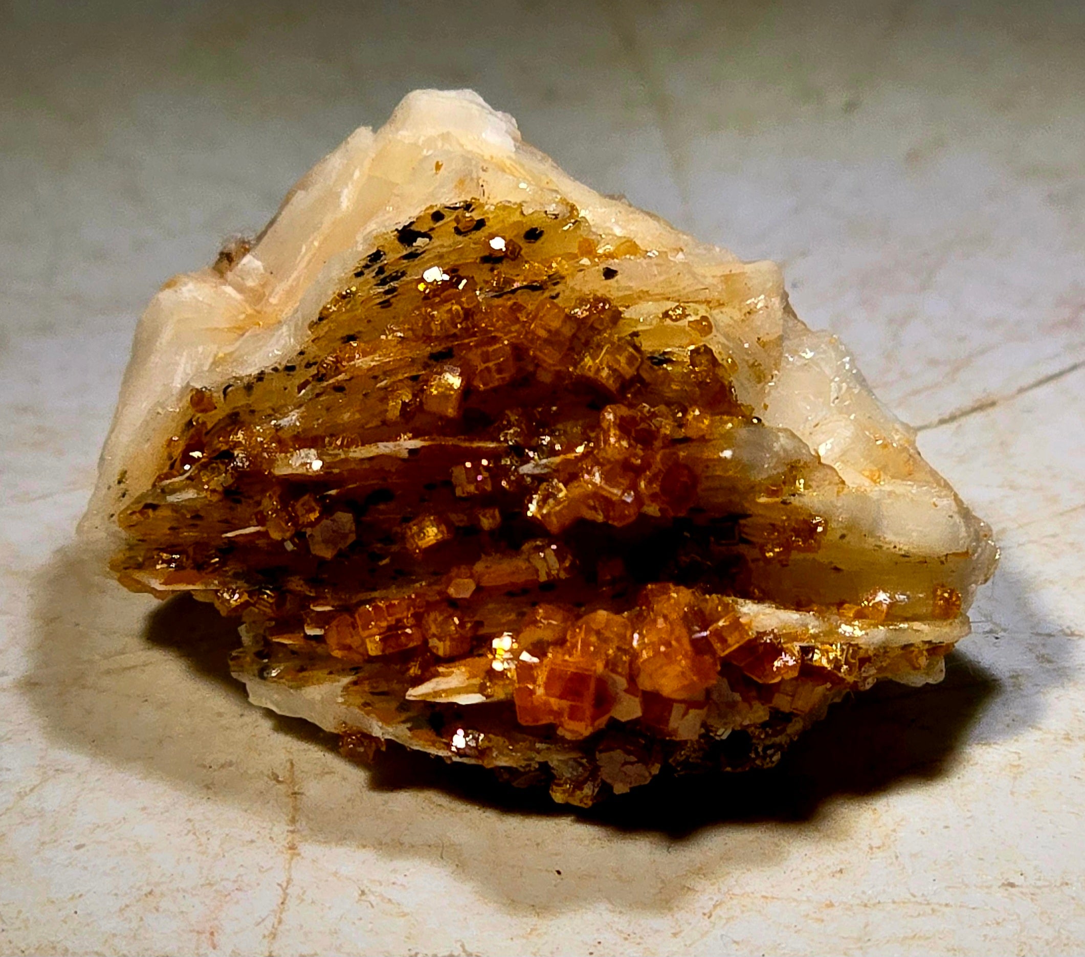 VANADINITE on BARYTE (miniature)