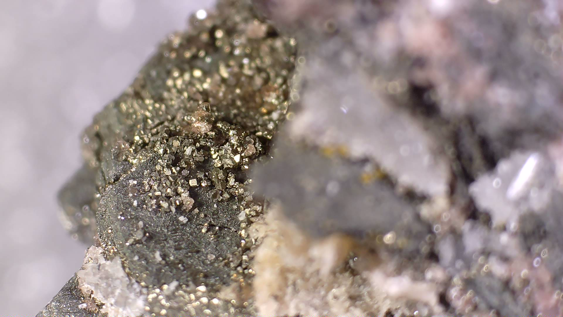 BLÖDITE with HALITE (miniature)