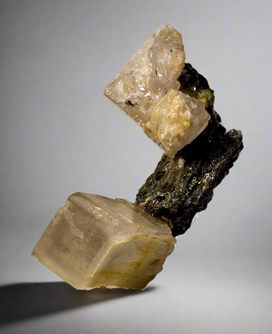 BLÖDITE with HALITE (miniature)