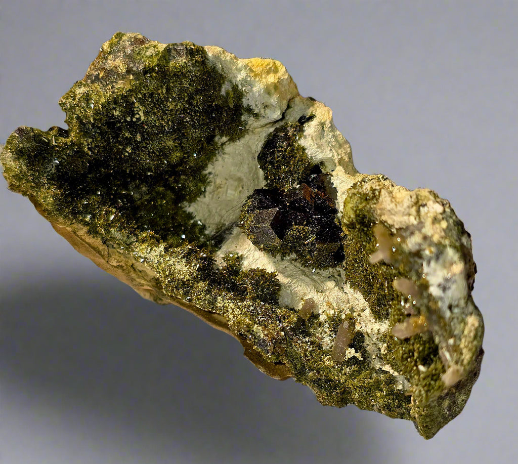ANDRADITE (small cabinet), var DEMANTOID