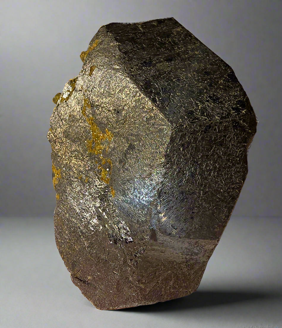 MAGNETITE (single crystal) WITH SOME ANDRADITE, KARA MINE, HAMPSHIRE, TASMANIA